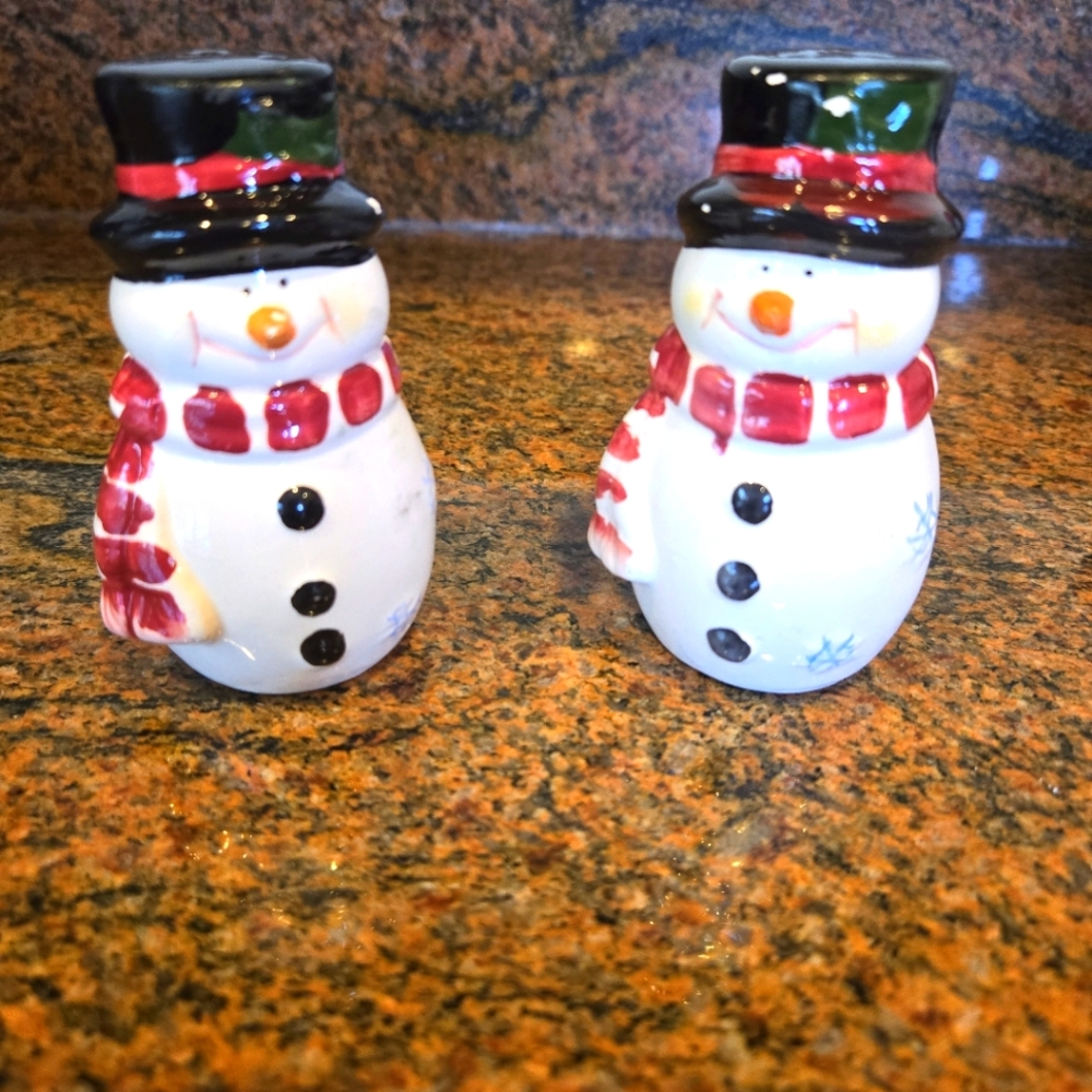 Vintage Smiling Snow Men Salt & Pepper Shakers, Christmas, Holiday